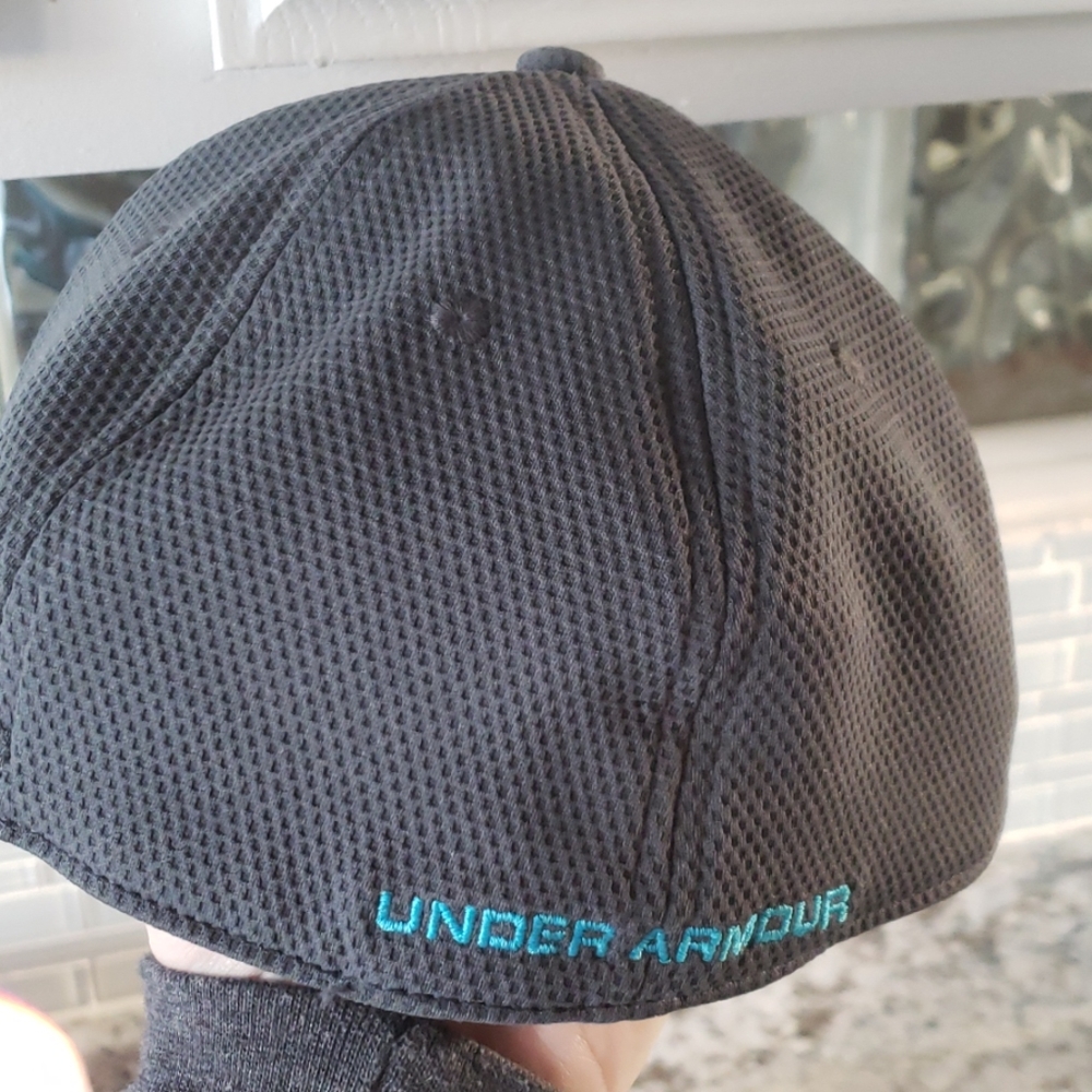 Under Armour Fitted Hat - Picture 2 of 2